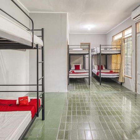 Reddoorz Hostel Near Adisucipto Airport Yogyakarta Kalasan Kültér fotó