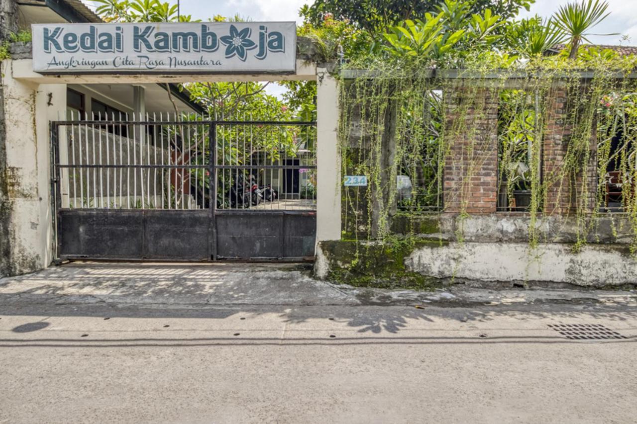 Reddoorz Hostel Near Adisucipto Airport Yogyakarta Kalasan Kültér fotó